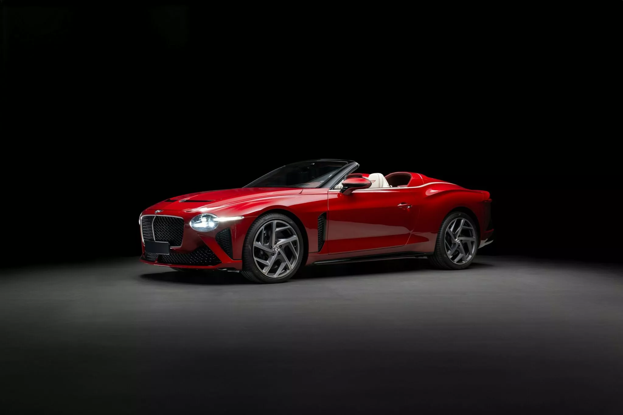 أغلى سيارة في تاريخ بنتلي تفقد 60% من قيمتها بعد 1000 كيلومتر فقط! أغلى سيارة في تاريخ بنتلي تفقد 60% من قيمتها بعد 1000 كيلومتر فقط! 3