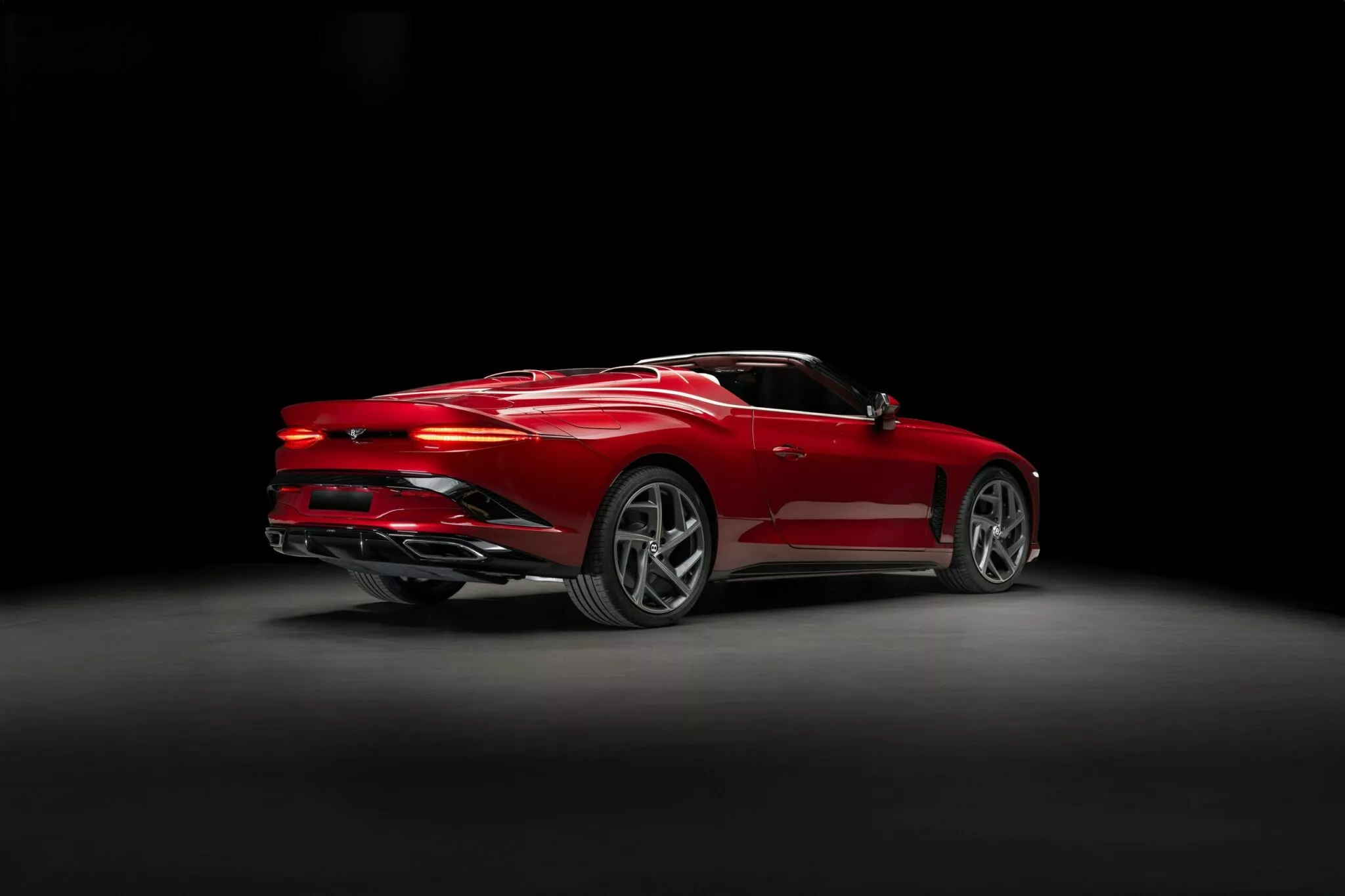 أغلى سيارة في تاريخ بنتلي تفقد 60% من قيمتها بعد 1000 كيلومتر فقط! أغلى سيارة في تاريخ بنتلي تفقد 60% من قيمتها بعد 1000 كيلومتر فقط! 2