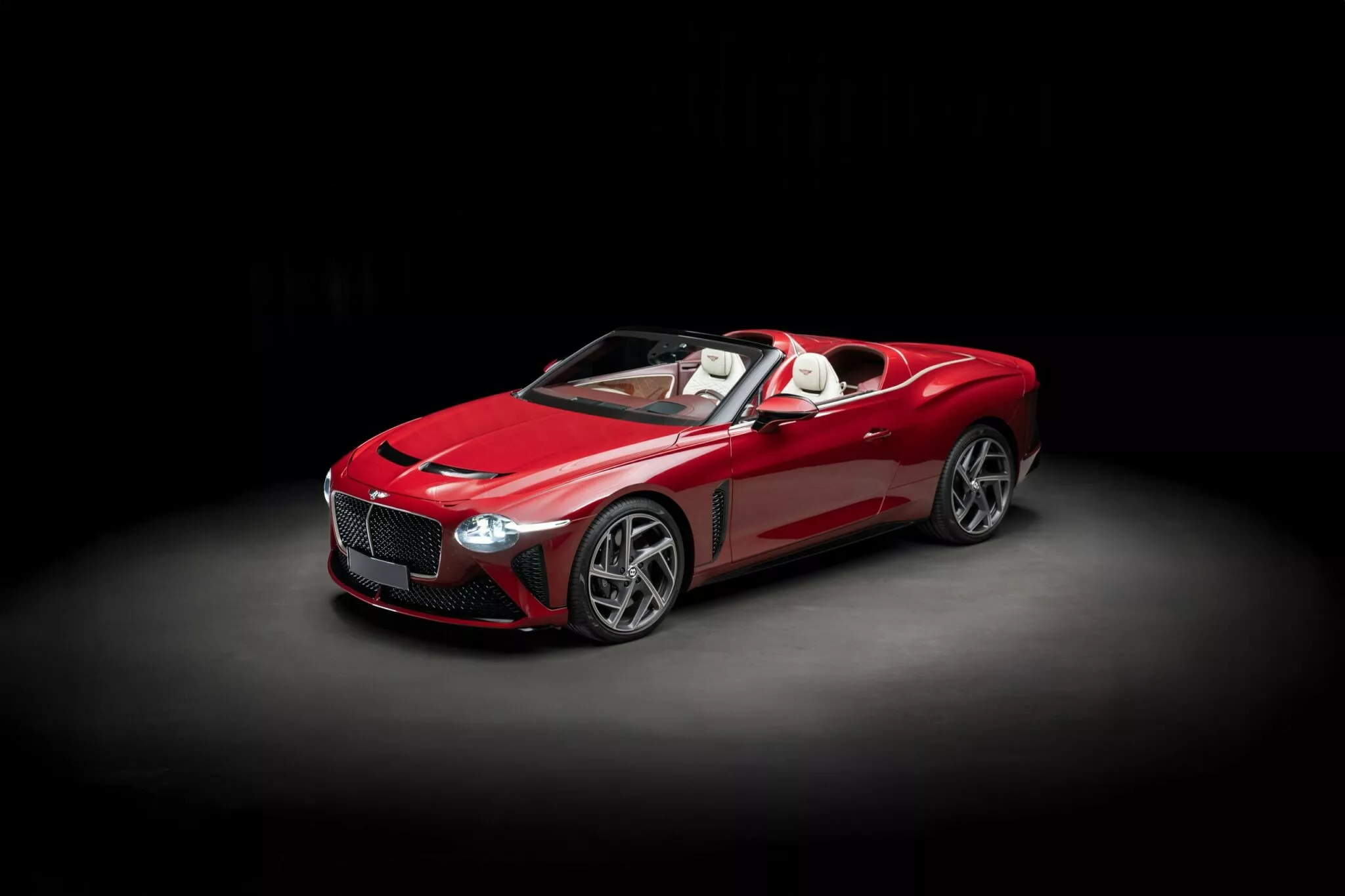 أغلى سيارة في تاريخ بنتلي تفقد 60% من قيمتها بعد 1000 كيلومتر فقط! أغلى سيارة في تاريخ بنتلي تفقد 60% من قيمتها بعد 1000 كيلومتر فقط! 9