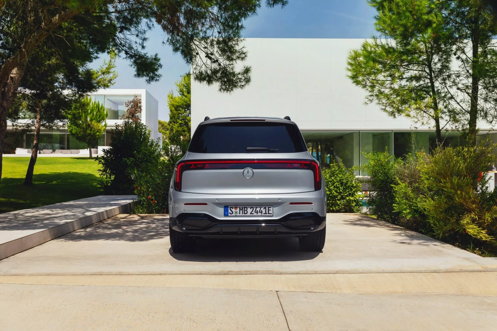 مرسيدس تكشف الستار عن GLB 2026 الجديدة كلياً بتصميم جديد ومقصورة أفخم 16