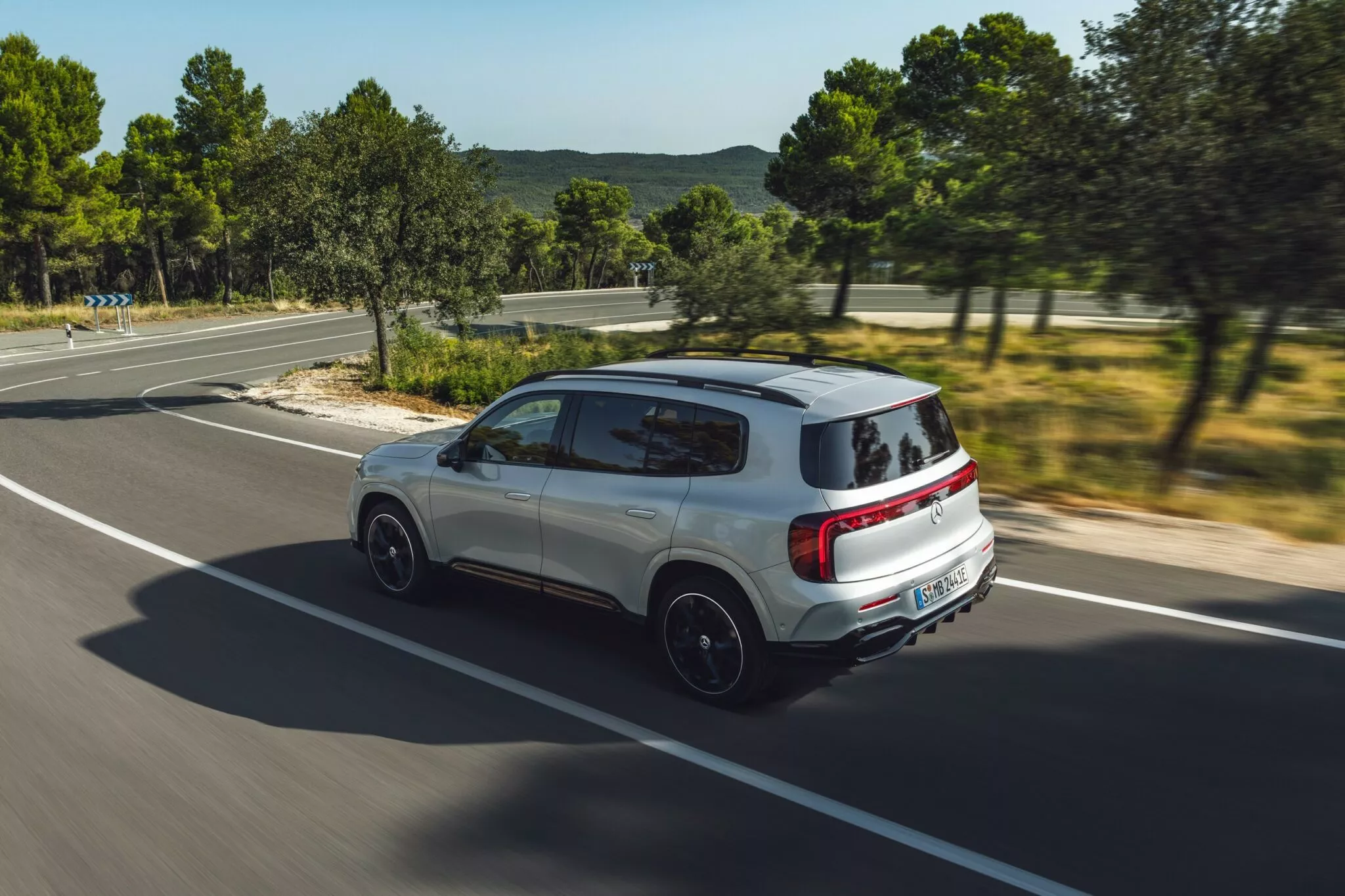 مرسيدس تكشف الستار عن GLB 2026 الجديدة كلياً بتصميم جديد ومقصورة أفخم 2