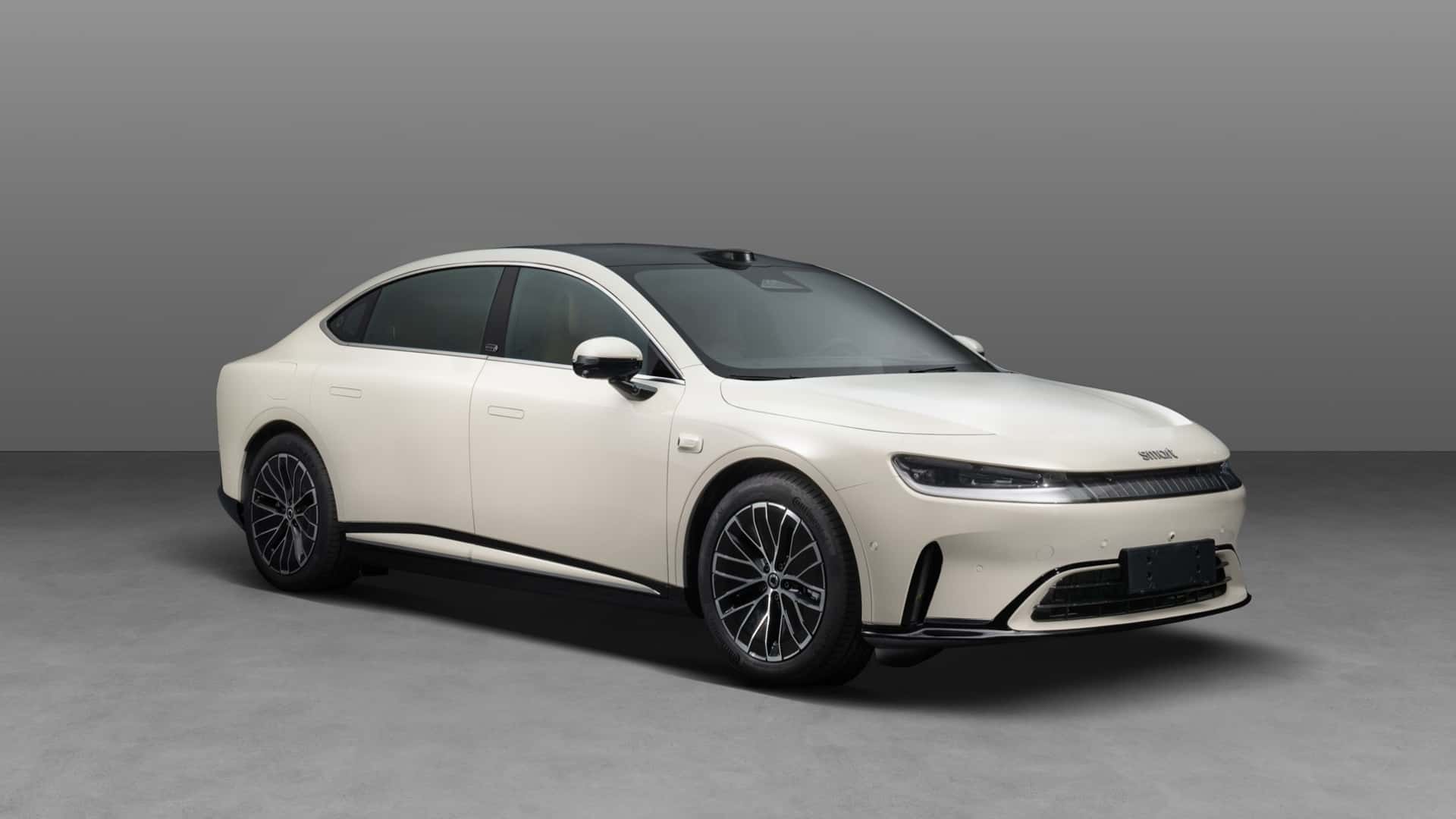 سمارت تكشف عن أول سيدان لها وأضخم سيارة في تاريخها سمارت تكشف عن أول سيدان لها وأضخم سيارة في تاريخها 9