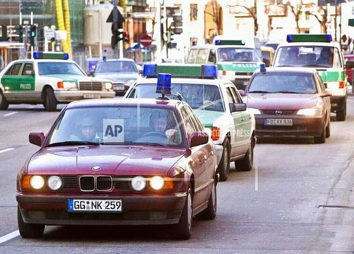 سيارات الشرطة الألمانية: لماذا تعتمد على العملية أكثر من الاستعراض؟ 9