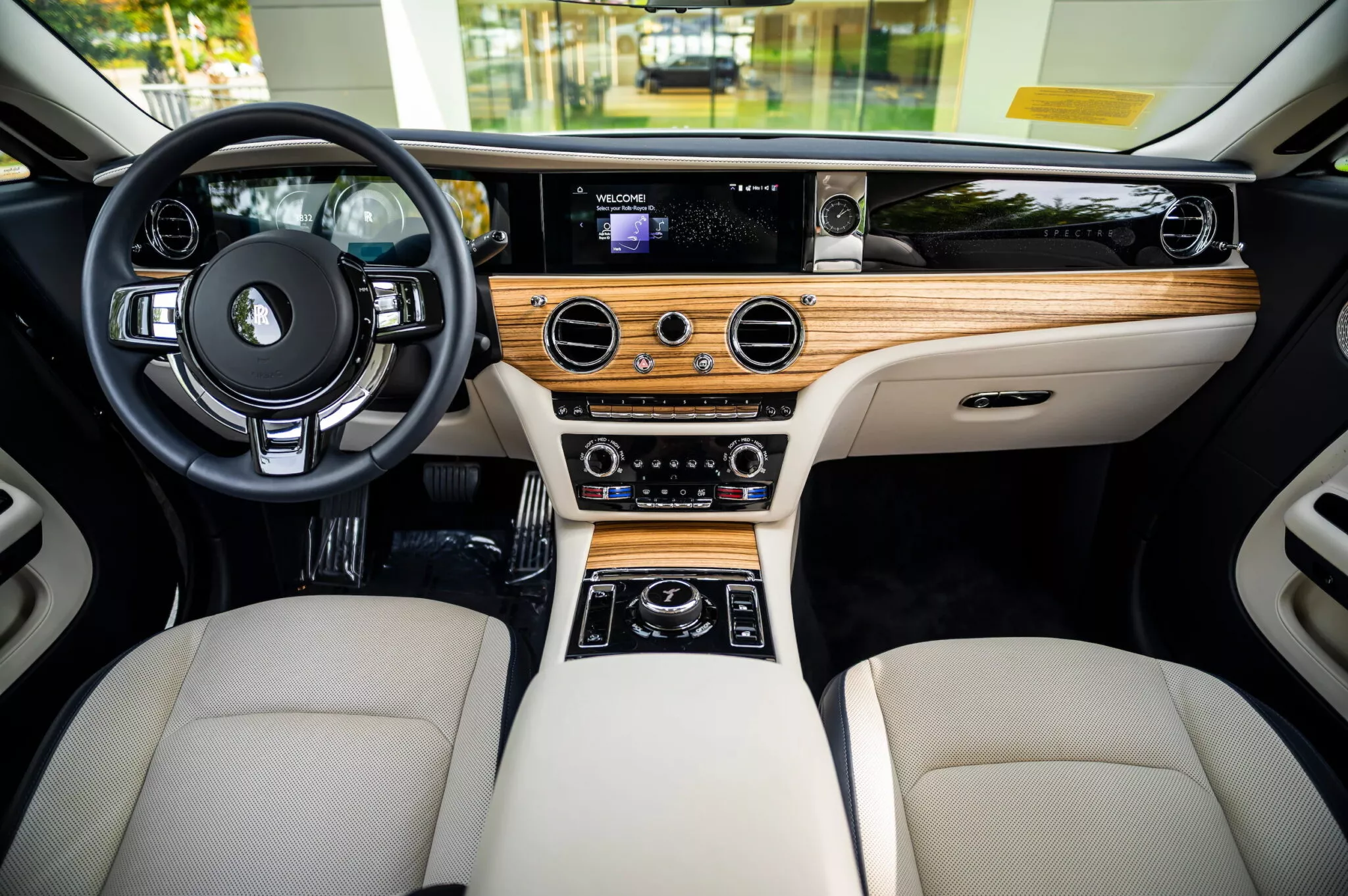 رولزرويس سبيكتر تخسر ربع قيمتها بعد أسابيع من شرائها! رولزرويس سبيكتر تخسر ربع قيمتها بعد أسابيع من شرائها! 7