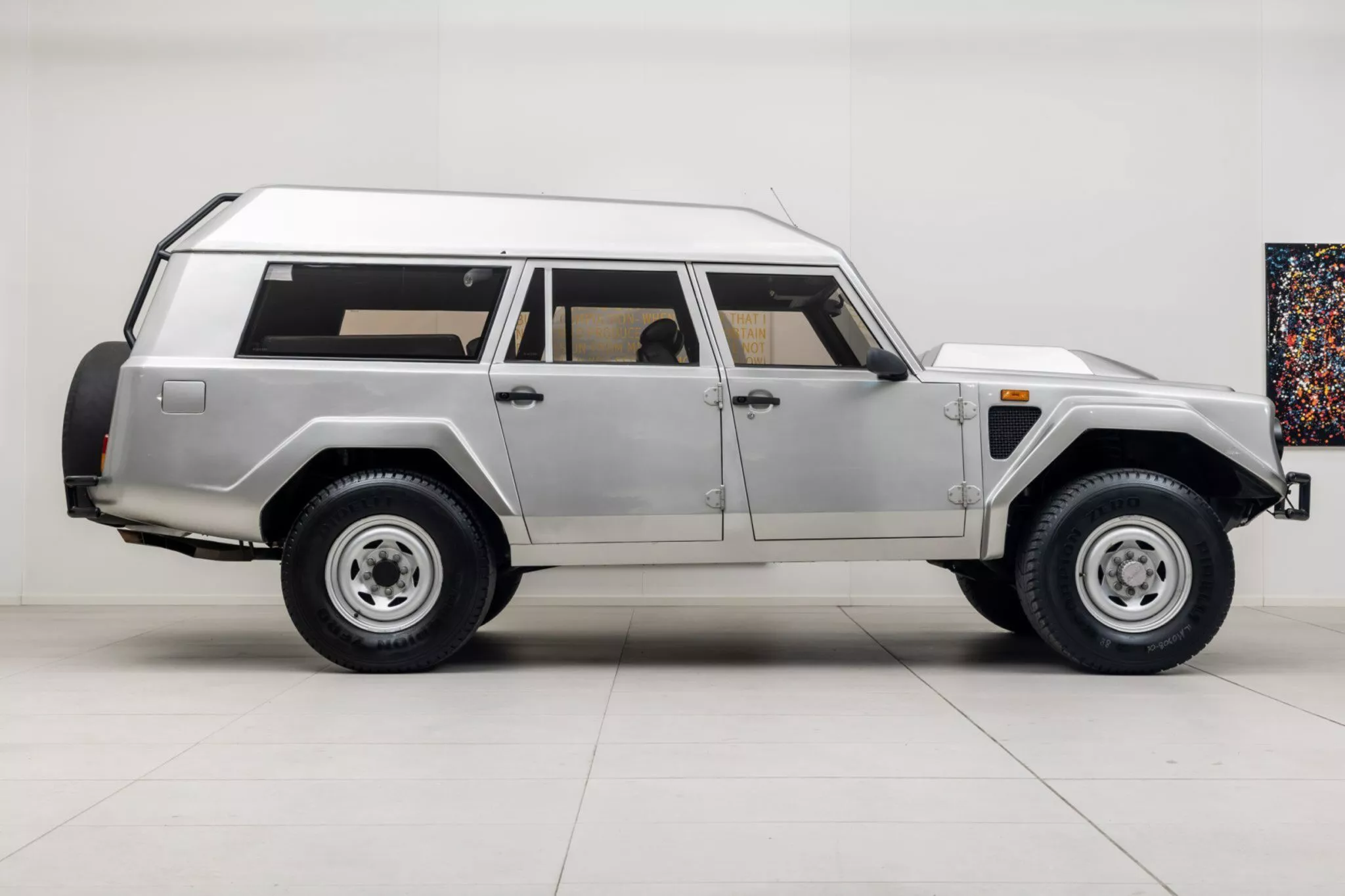 سيارة لامبورجيني LM002 المعدلة لسلطان بروناي معروضة للبيع في مزاد سيارة لامبورجيني LM002 المعدلة لسلطان بروناي معروضة للبيع في مزاد 2