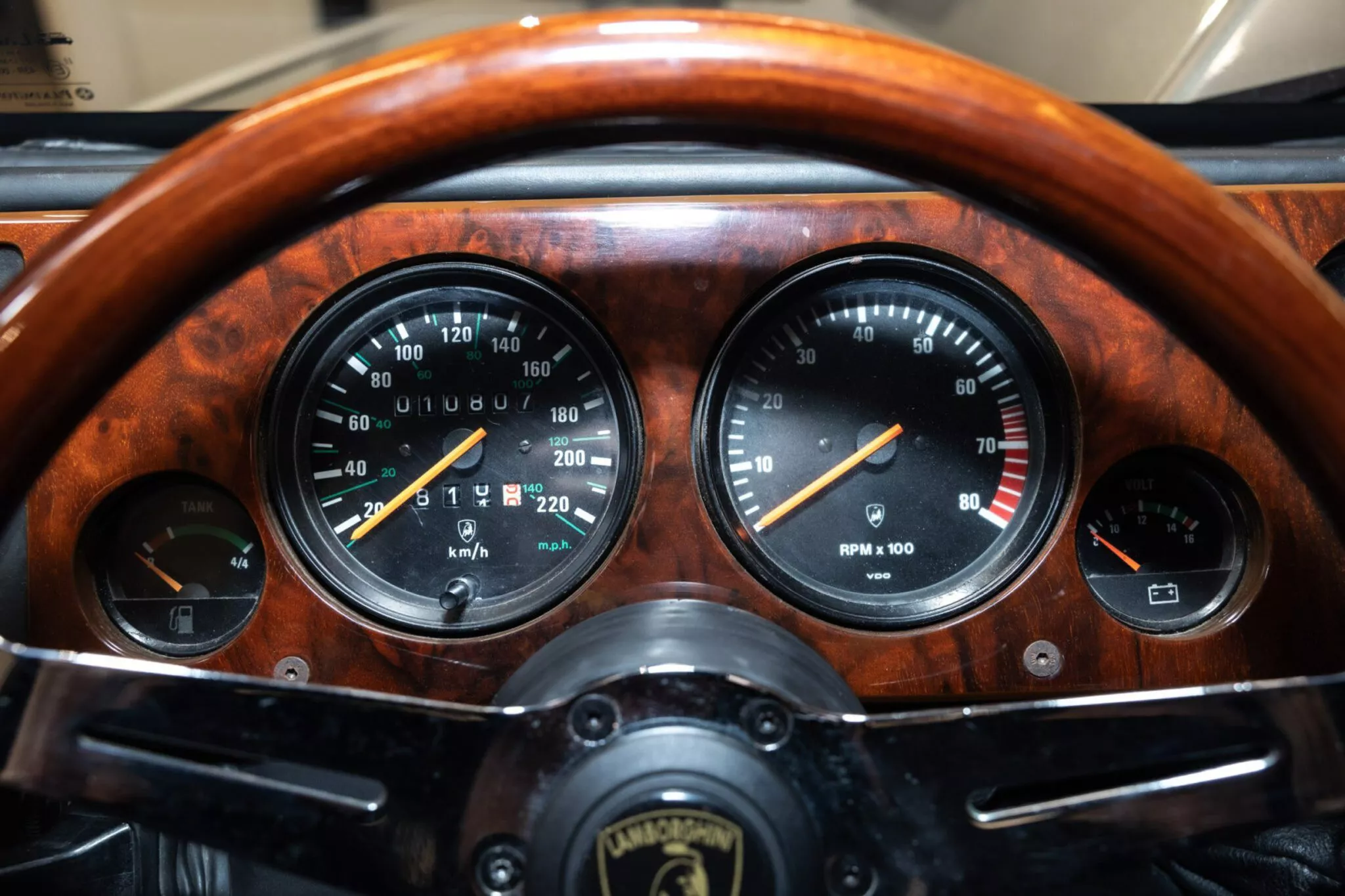 سيارة لامبورجيني LM002 المعدلة لسلطان بروناي معروضة للبيع في مزاد سيارة لامبورجيني LM002 المعدلة لسلطان بروناي معروضة للبيع في مزاد 26