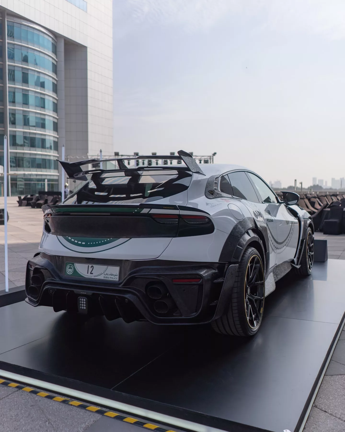 فيراري بوروسانجوي معدلة تنضم لأسطول شرطة دبي! 2