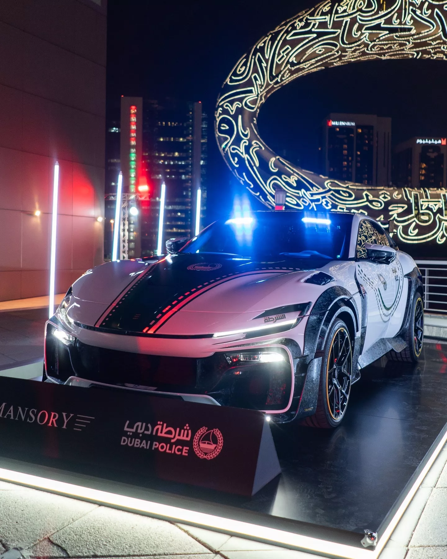 فيراري بوروسانجوي معدلة تنضم لأسطول شرطة دبي! 8