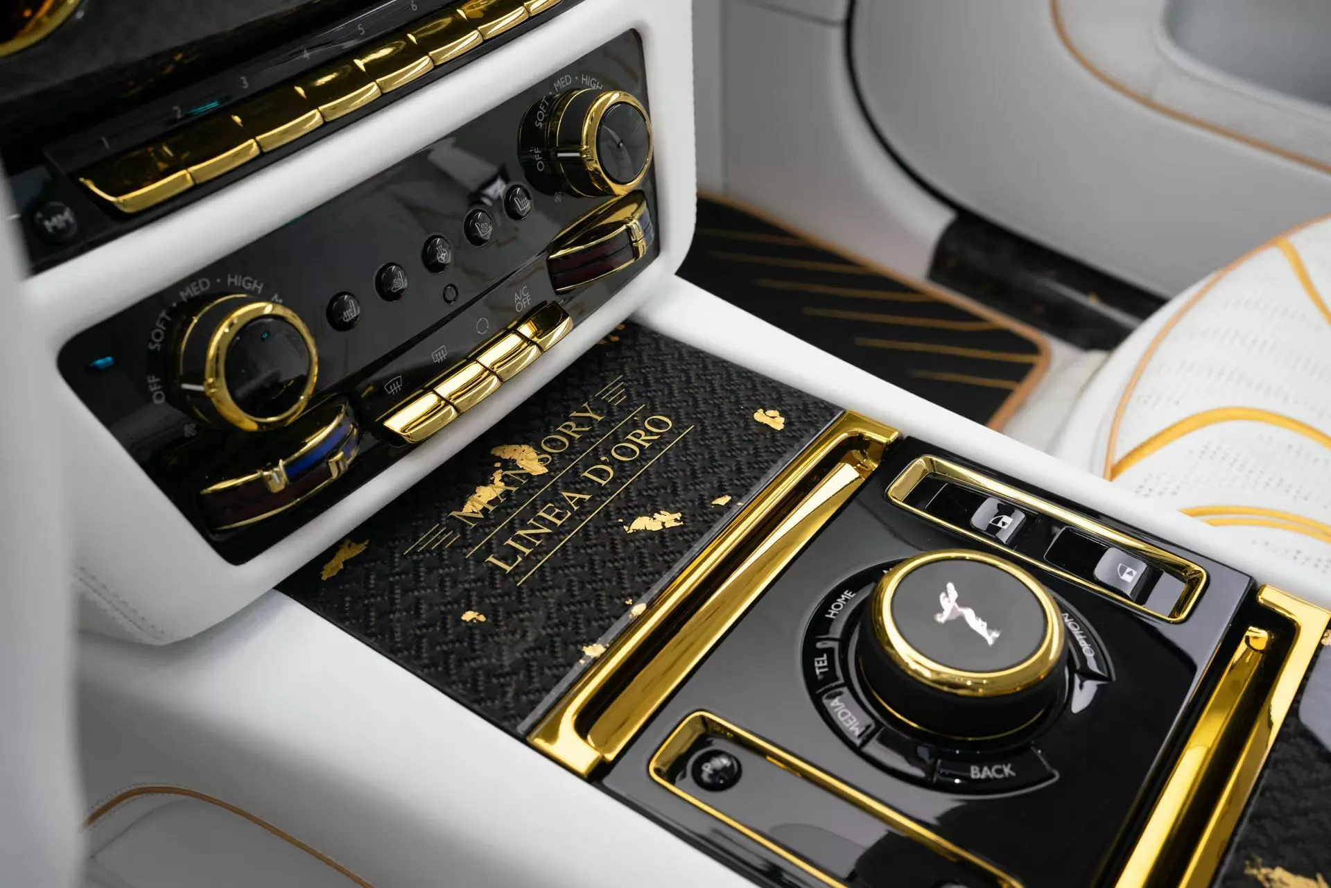 رولزرويس سبيكتر تحصل على إصدار مرصّع بالذهب من مانسوري رولزرويس سبيكتر تحصل على إصدار مرصّع بالذهب من مانسوري 16