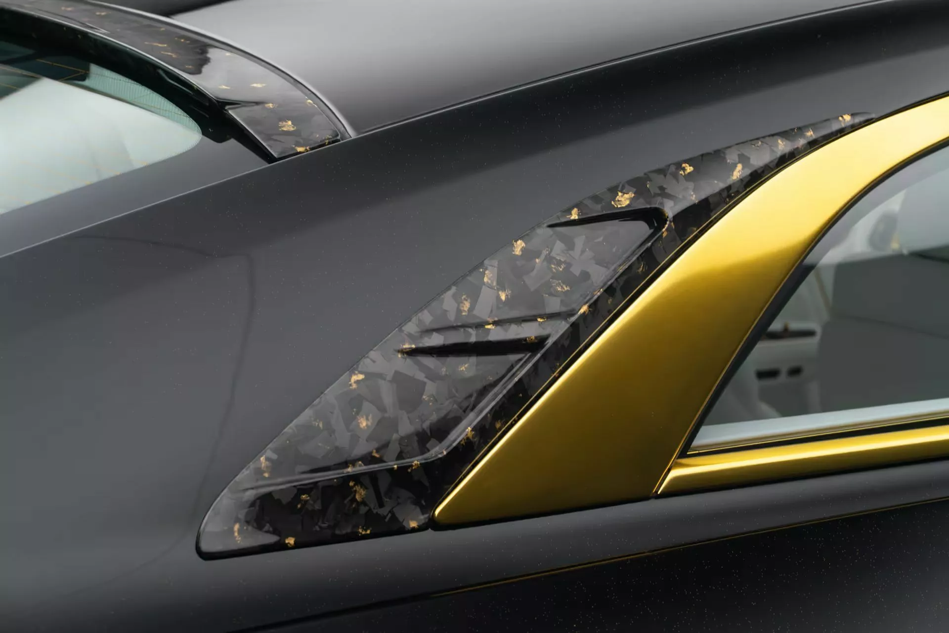 رولزرويس سبيكتر تحصل على إصدار مرصّع بالذهب من مانسوري رولزرويس سبيكتر تحصل على إصدار مرصّع بالذهب من مانسوري 10