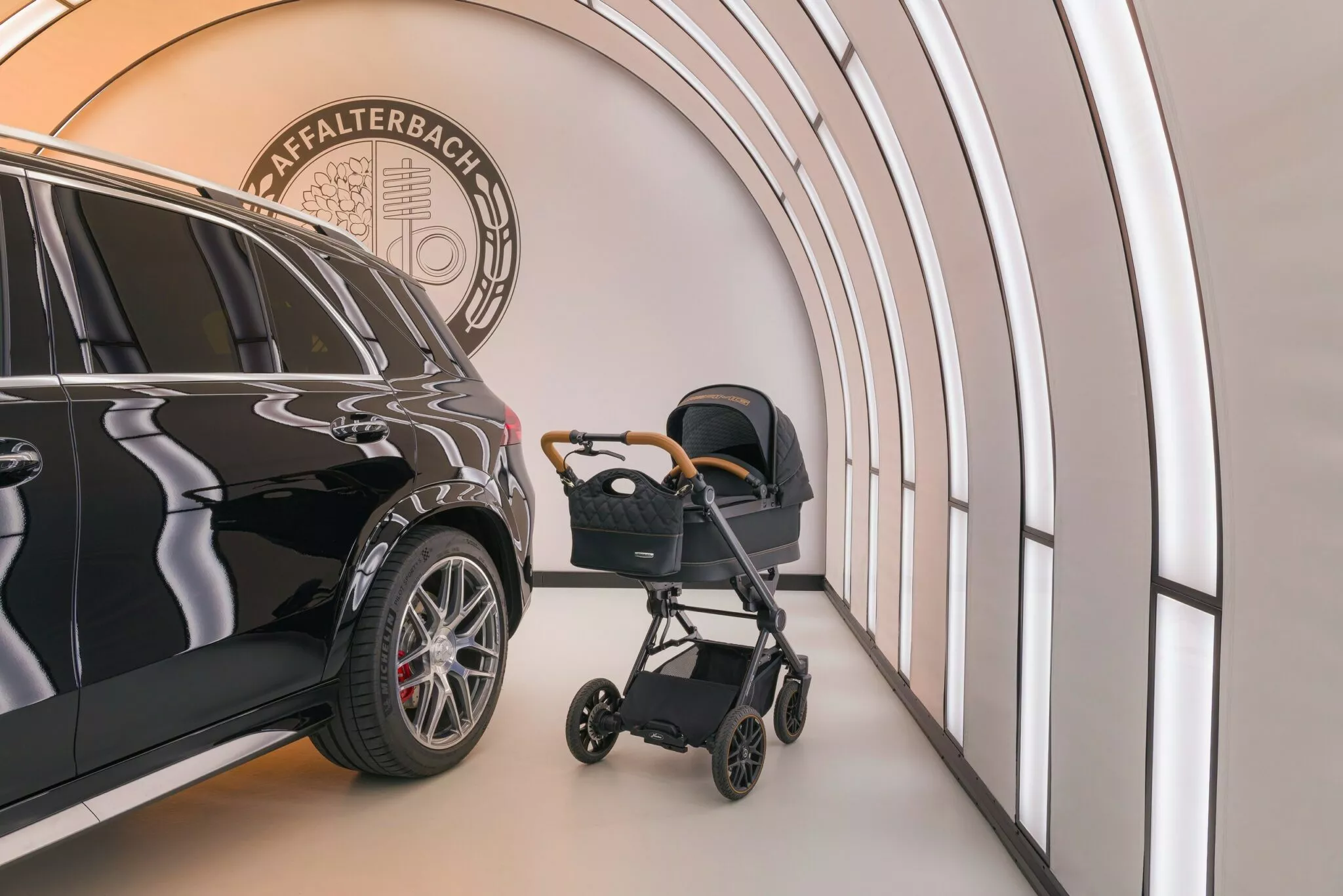 مرسيدس AMG تكشف عن عربة اطفال جديدة لمنافسة لامبورجيني واستون مارتن مرسيدس AMG تكشف عن عربة اطفال جديدة لمنافسة لامبورجيني واستون مارتن 2