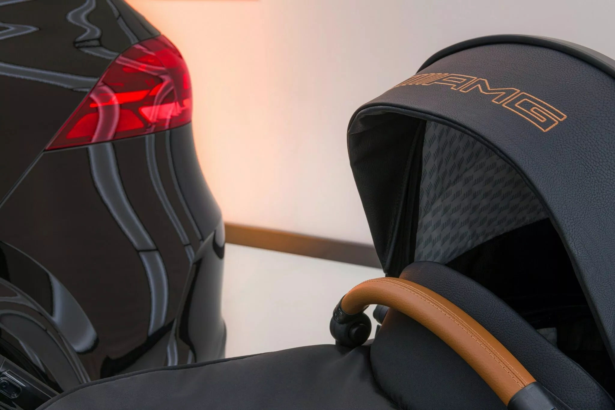 مرسيدس AMG تكشف عن عربة اطفال جديدة لمنافسة لامبورجيني واستون مارتن مرسيدس AMG تكشف عن عربة اطفال جديدة لمنافسة لامبورجيني واستون مارتن 7