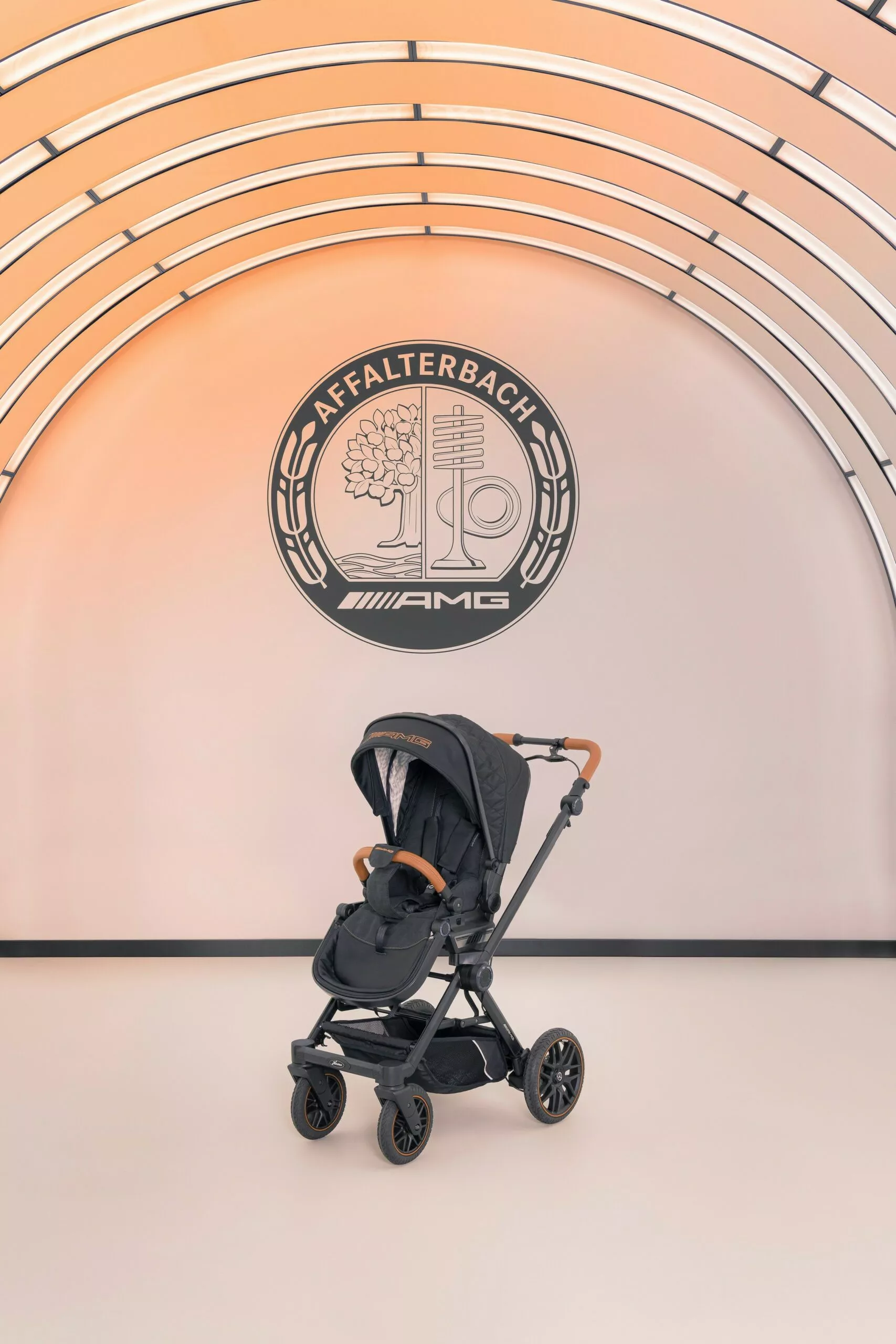 مرسيدس AMG تكشف عن عربة اطفال جديدة لمنافسة لامبورجيني واستون مارتن مرسيدس AMG تكشف عن عربة اطفال جديدة لمنافسة لامبورجيني واستون مارتن 9