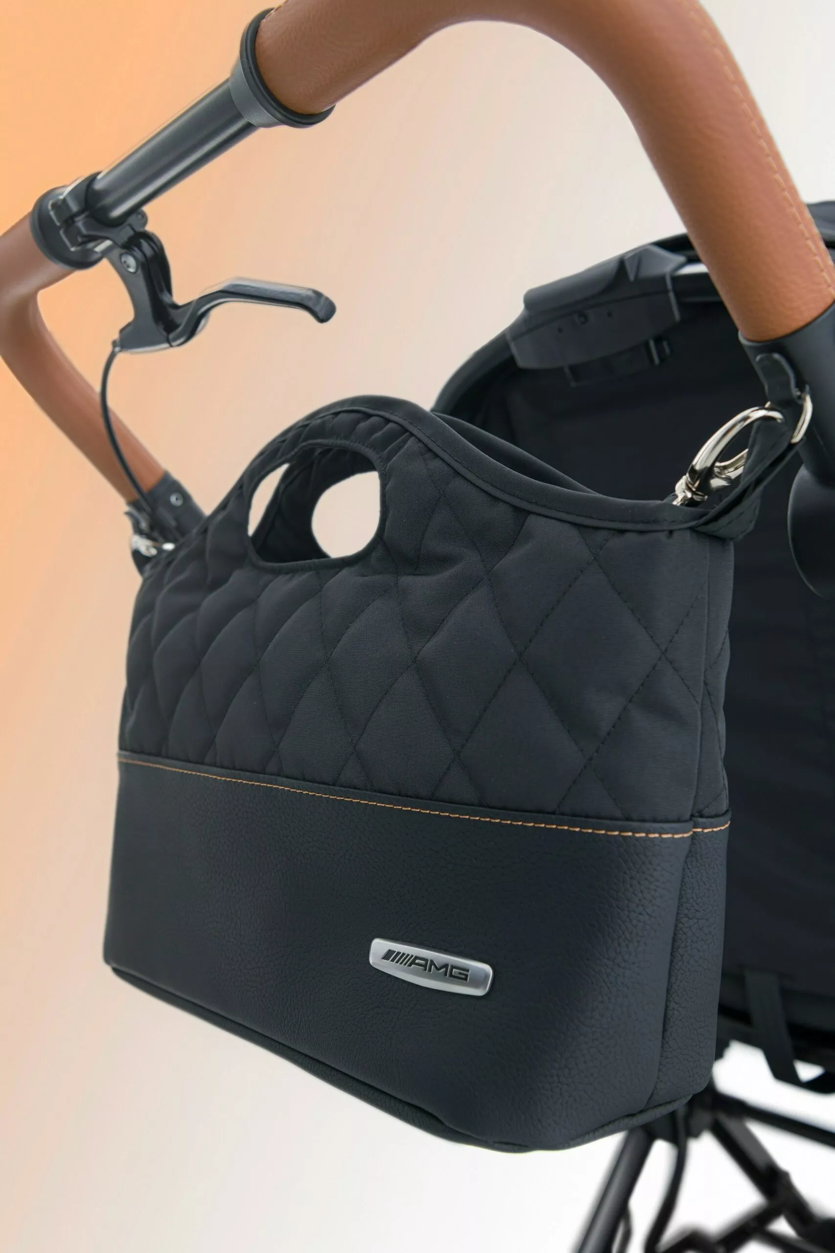 مرسيدس AMG تكشف عن عربة اطفال جديدة لمنافسة لامبورجيني واستون مارتن مرسيدس AMG تكشف عن عربة اطفال جديدة لمنافسة لامبورجيني واستون مارتن 11