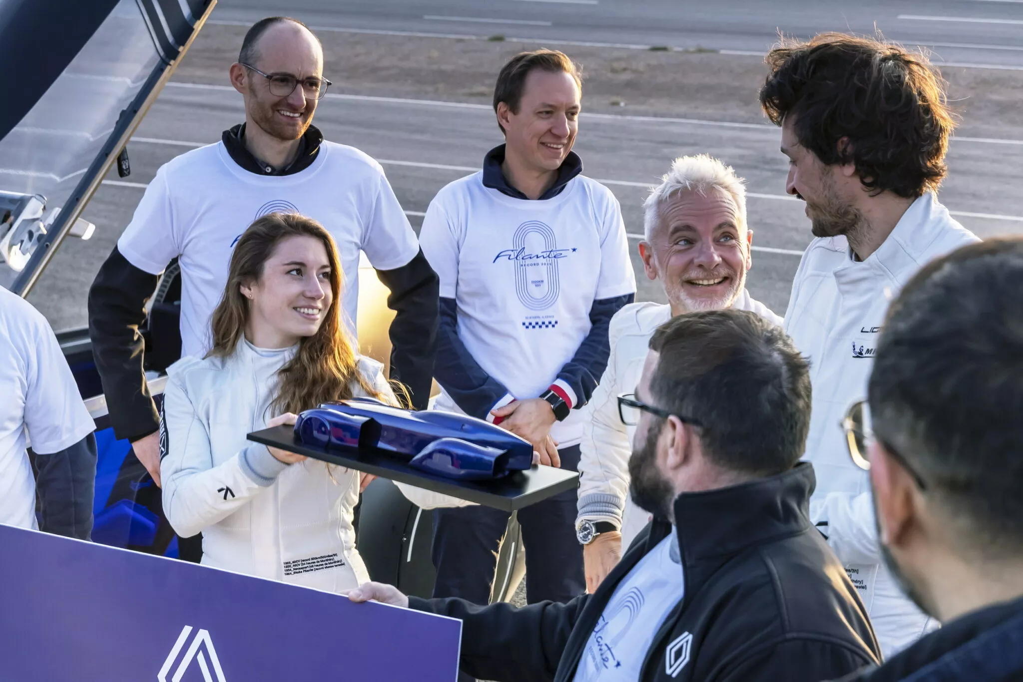 واحدة من أغرب سيارات رينو تكسر الرقم القياسي العالمي للكفاءة والانسيابية 18