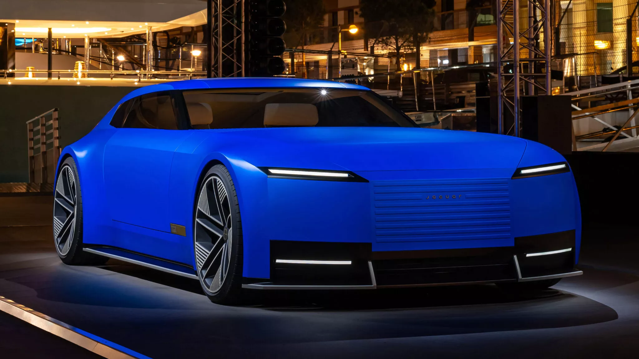 جاكوار تكشف أسعار Type 00 الإنتاجية الأغلى في تاريخها جاكوار تكشف أسعار Type 00 الإنتاجية الأغلى في تاريخها 10