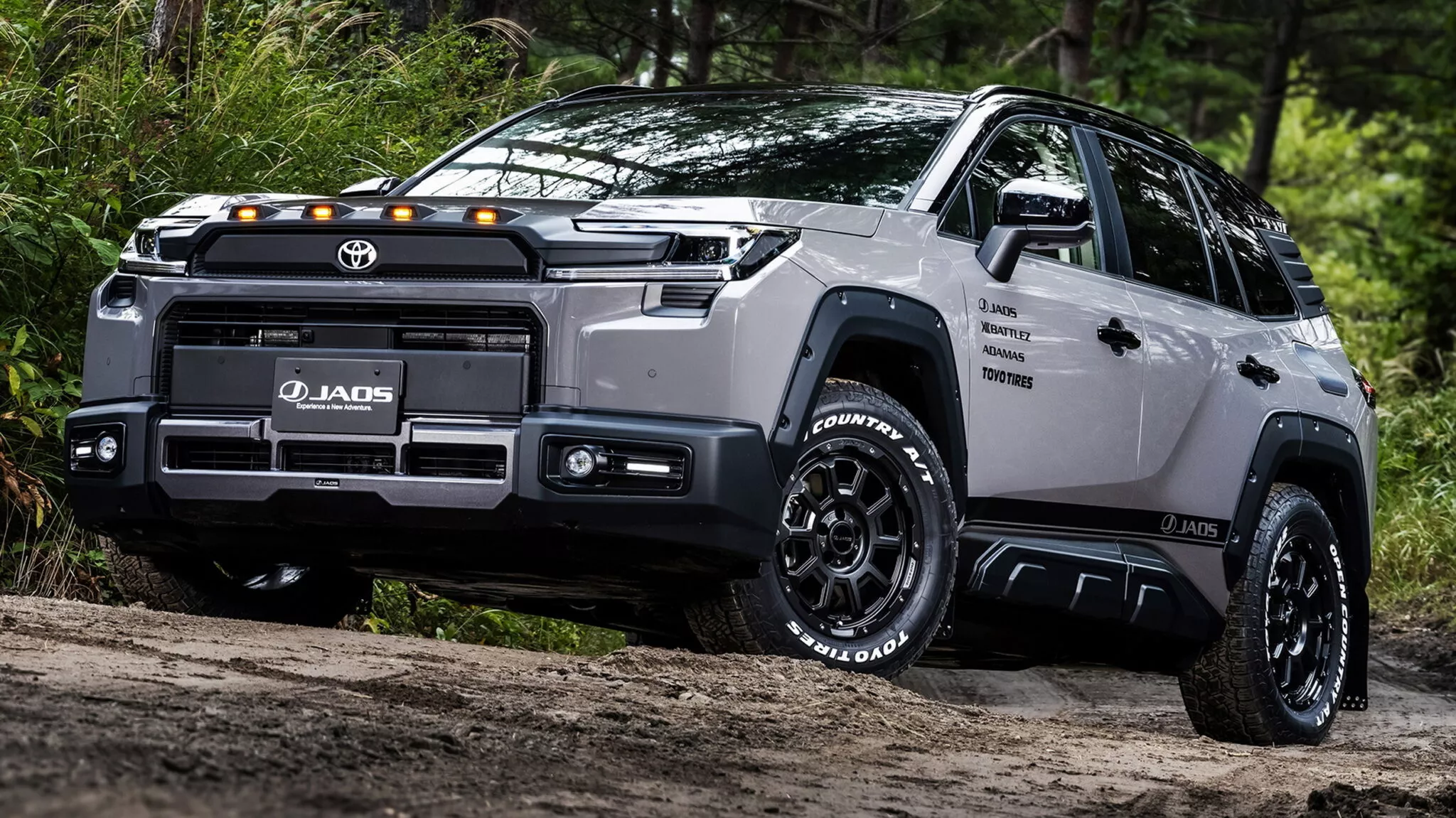 تويوتا راف فور تحصل على تعديلات أوف رود ملفتة في اليابان 1