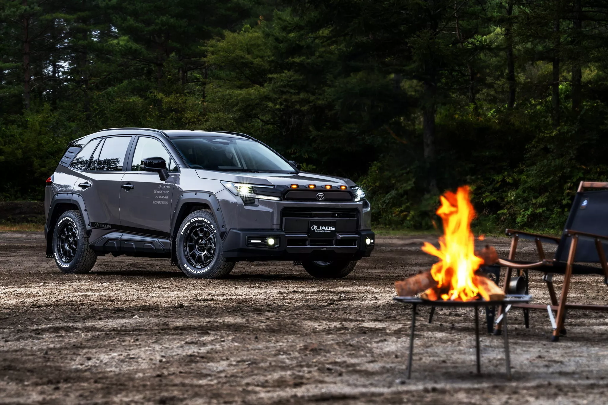 تويوتا راف فور تحصل على تعديلات أوف رود ملفتة في اليابان 3