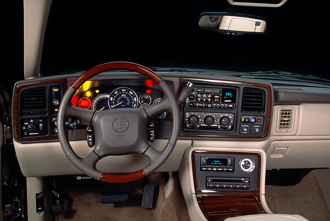 حكاية الملكة الأمريكية.. تطور أجيال كاديلاك اسكاليد من المهد إلى العرش 7