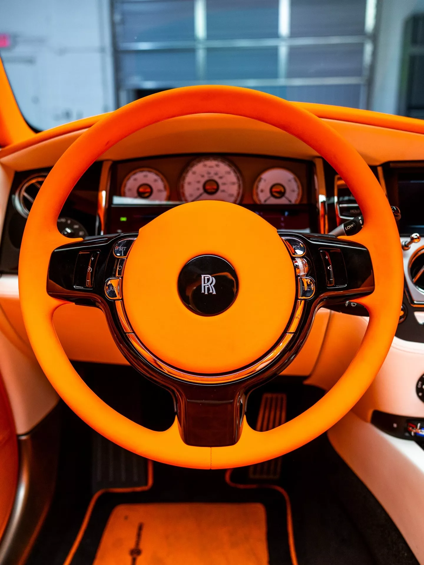 شركة إماراتية تكشف عن إصدار معدل حصري جداً لرولزرويس دون 11