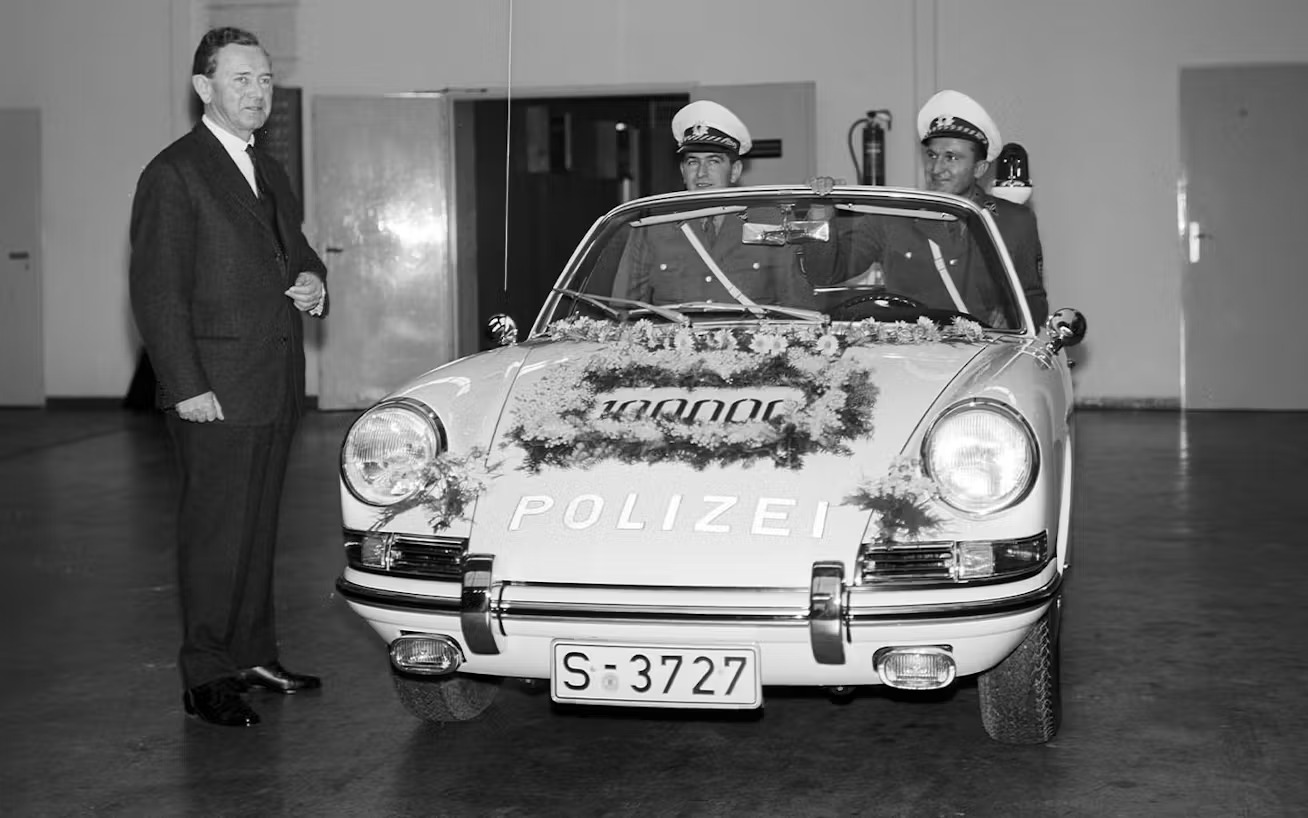 سيارات الشرطة الألمانية: لماذا تعتمد على العملية أكثر من الاستعراض؟ 7