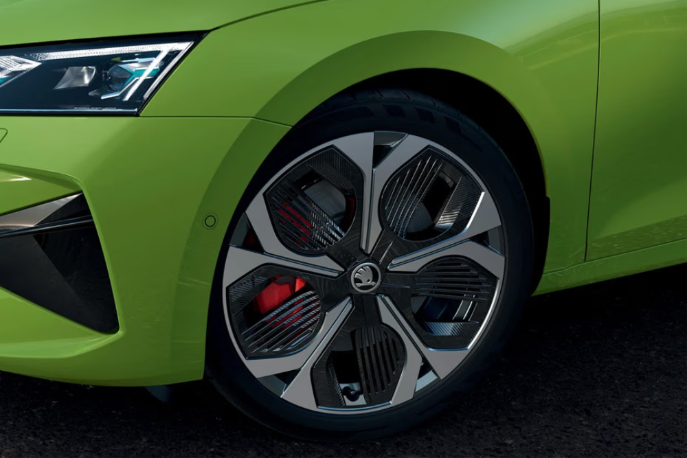 سكودا-اوكتافيا-ار-اس-المربع-نت-16