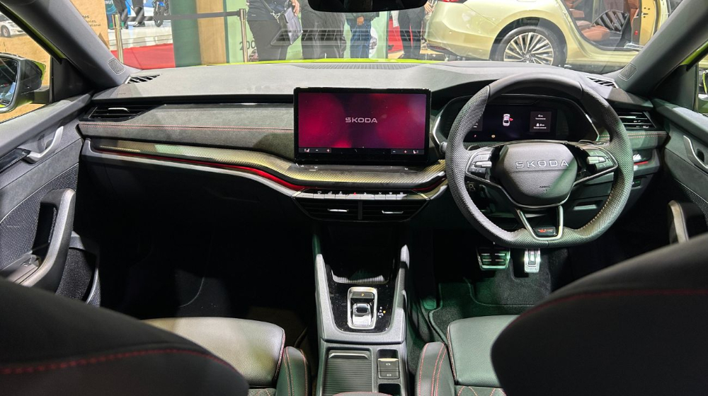 سكودا-اوكتافيا-ار-اس-المربع-نت-3