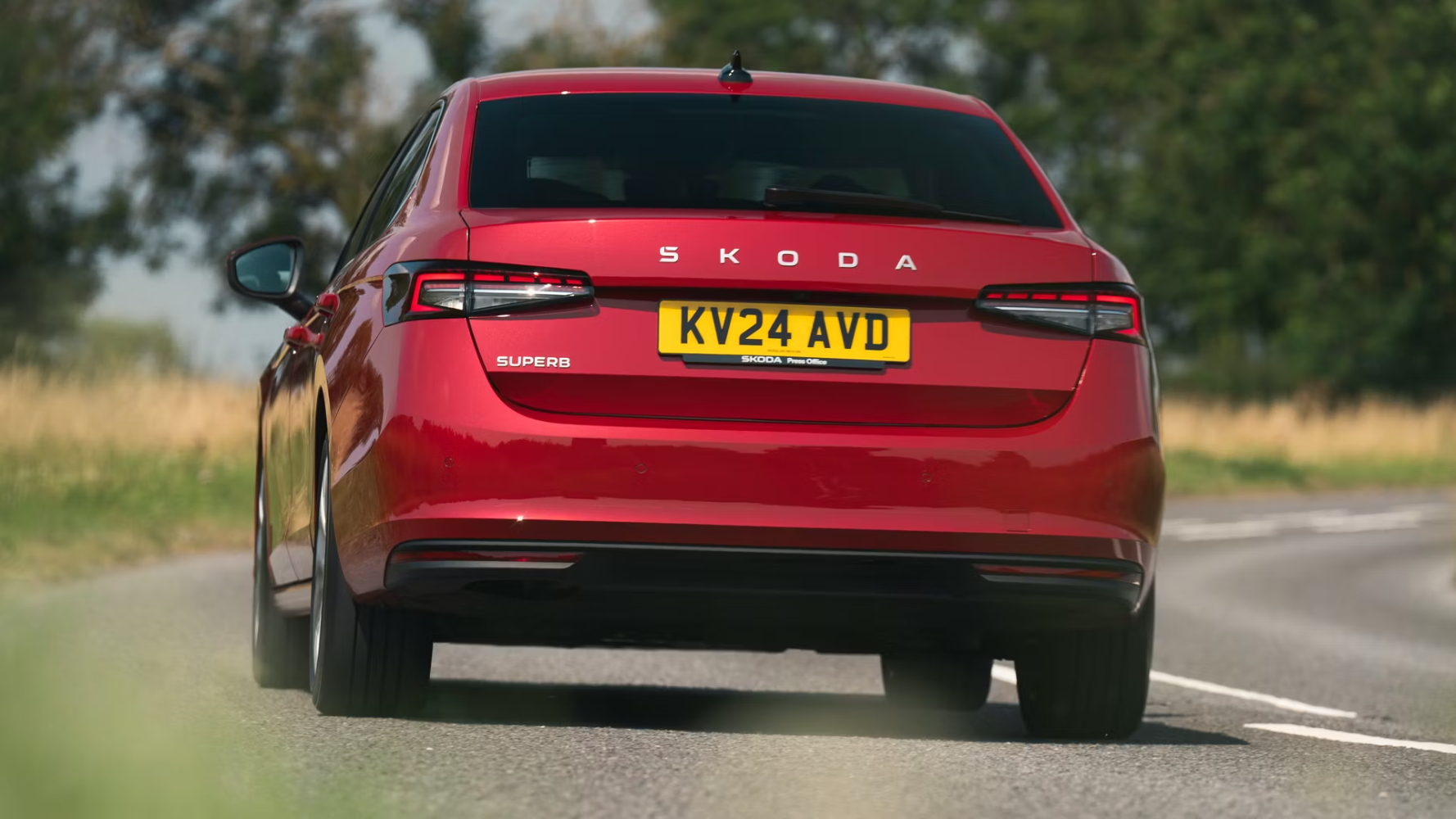 سكودا-سوبريب-المربع-نت-23