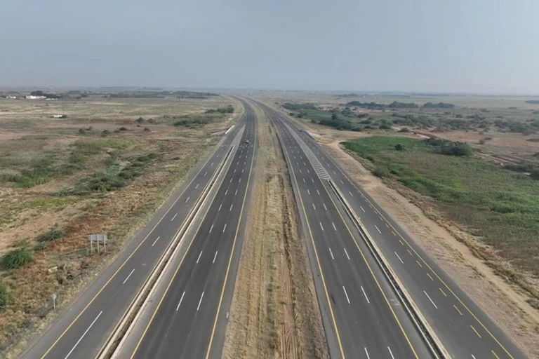 مخالفة عدم الالتزام بالمسار 3