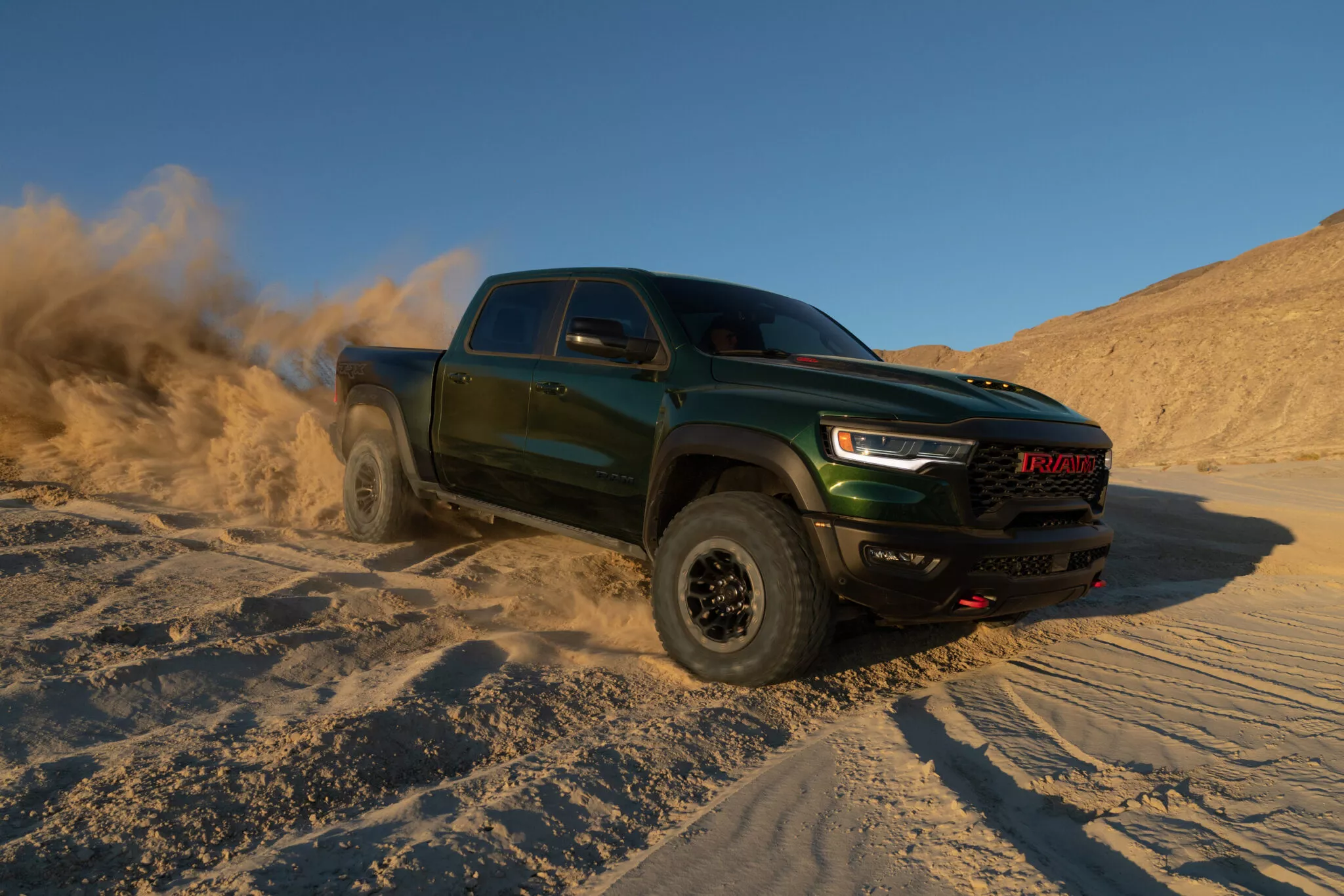 رام 1500 TRX الأسطورية تعود للحياة في موديل جديد كلياً بقوة 777 حصان رام 1500 TRX الأسطورية تعود للحياة في موديل جديد كلياً بقوة 777 حصان 7