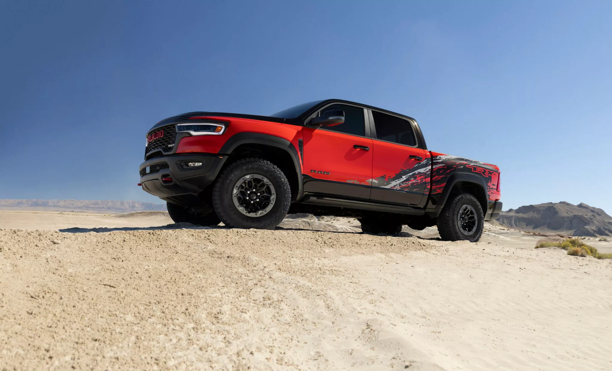 رام 1500 TRX الأسطورية تعود للحياة في موديل جديد كلياً بقوة 777 حصان رام 1500 TRX الأسطورية تعود للحياة في موديل جديد كلياً بقوة 777 حصان 2