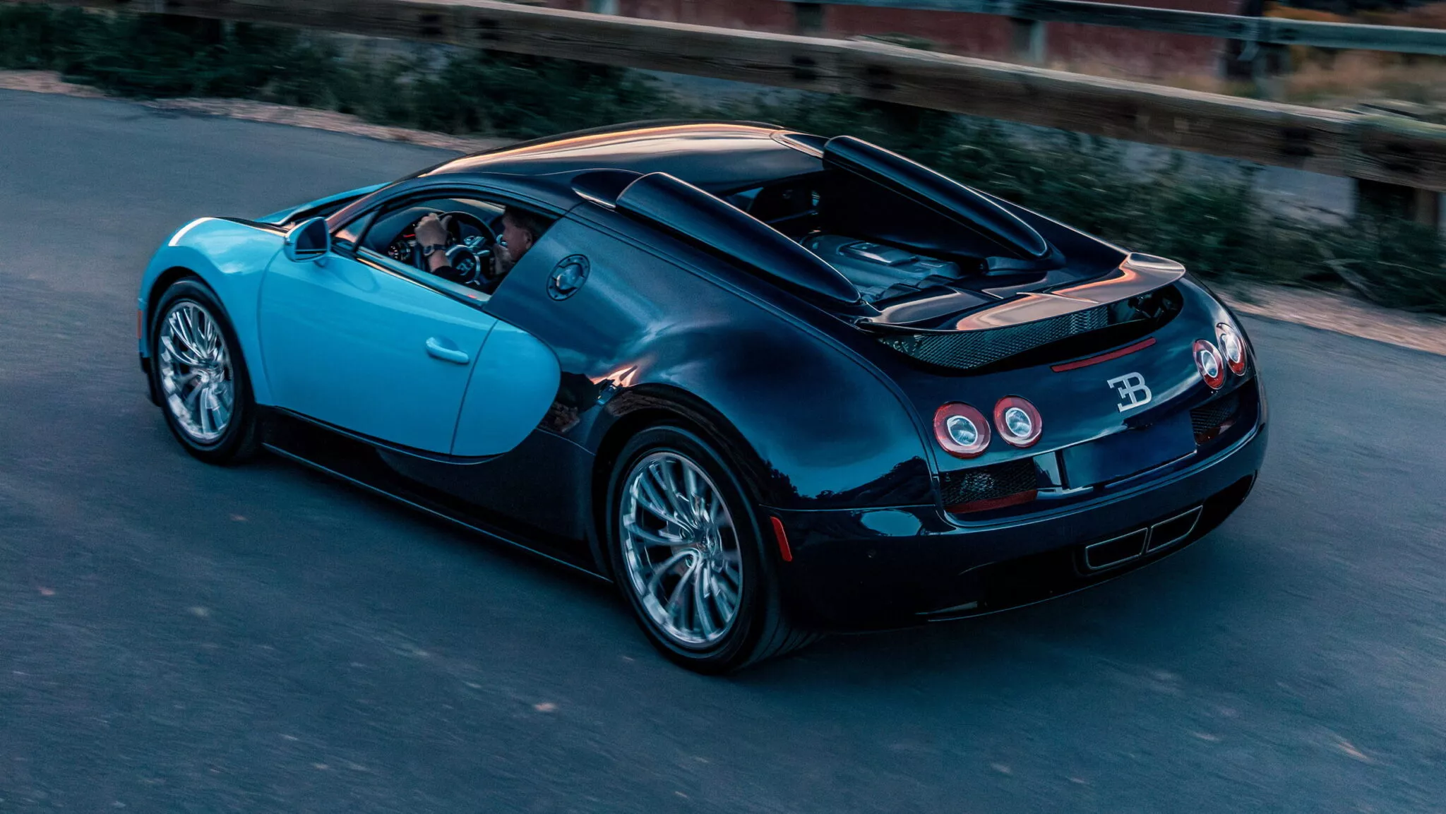 بوجاتي فيرون ستعود قريباً في إصدار عصري جديد! 1