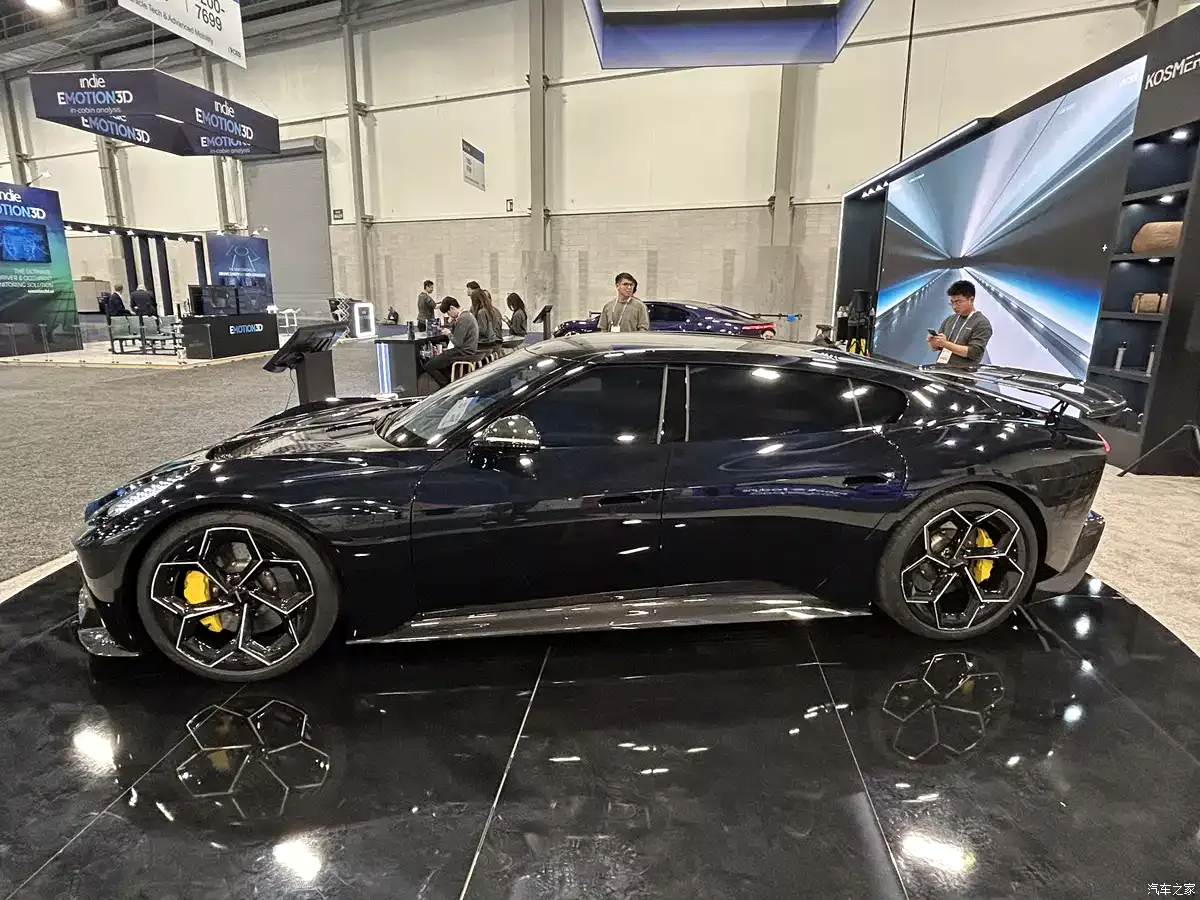 شركة مكانس صينية تكشف عن تقليد بوجاتي شيرون بقوة 1903 حصان 1