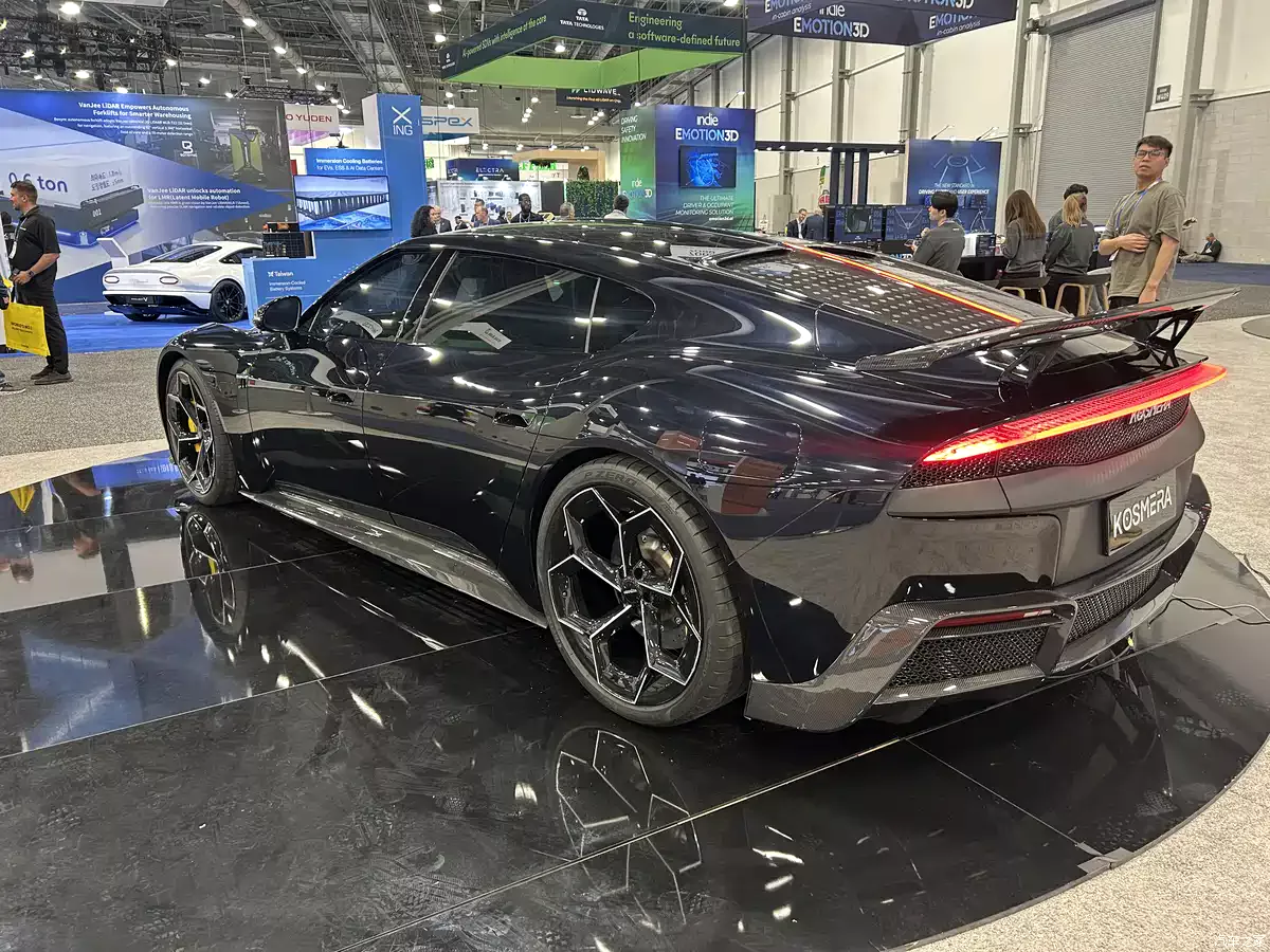 شركة مكانس صينية تكشف عن تقليد بوجاتي شيرون بقوة 1903 حصان 3