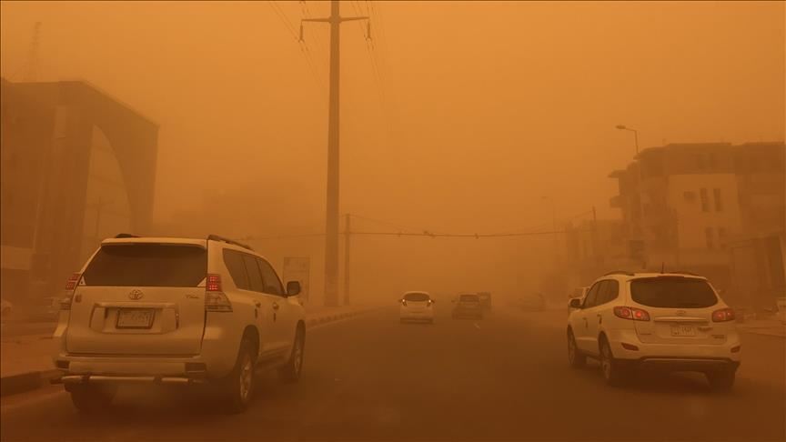 نصائح القيادة الآمنة في العواصف الرملية 2