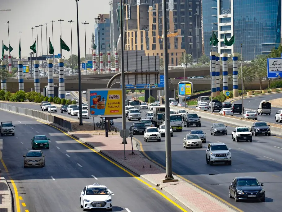90 يومًا كحد أقصى خلال عام.. ضوابط جديدة لتنظيم بقاء المركبات المسجلة خليجياً بالسعودية