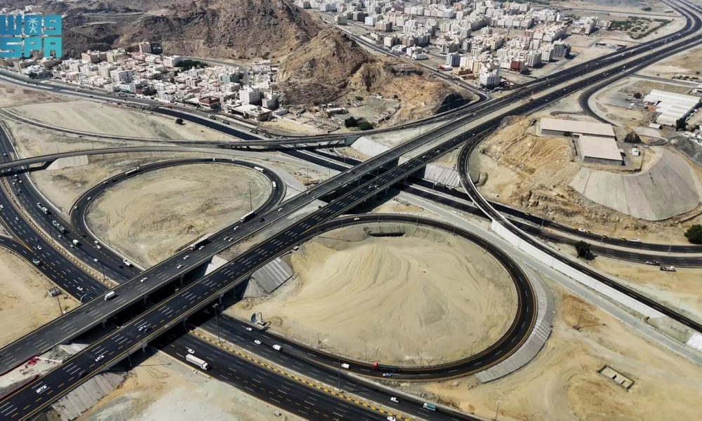 تشغيل تقاطع الدائري الرابع مع طريق السيل