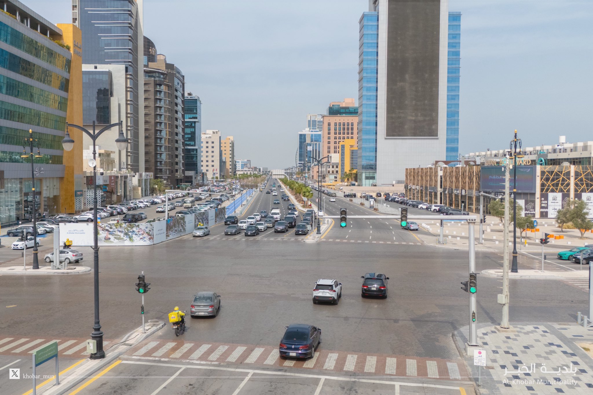 إطلاق إشارات ذكية لإدارة المرور في الخبر دون تدخل بشري إطلاق إشارات ذكية لإدارة المرور في الخبر دون تدخل بشري 2