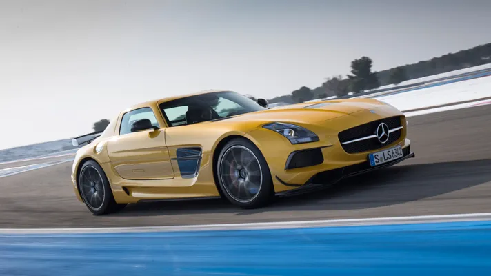 مرسيدس AMG تؤكد عودة فئة بلاك سيريز عالية الأداء بعد 6 أعوام من الغياب مرسيدس AMG تؤكد عودة فئة بلاك سيريز عالية الأداء بعد 6 أعوام من الغياب 4