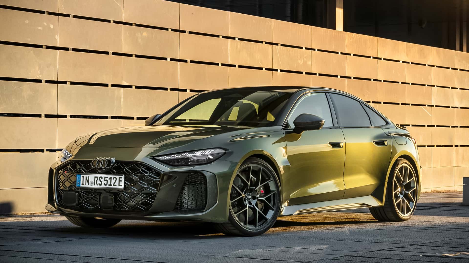أودي RS5 2026 الجيل الجديد ينطلق رسمياً بمحرك أقوى وخارجية ملفتة أودي RS5 2026 الجيل الجديد ينطلق رسمياً بمحرك أقوى وخارجية ملفتة 15