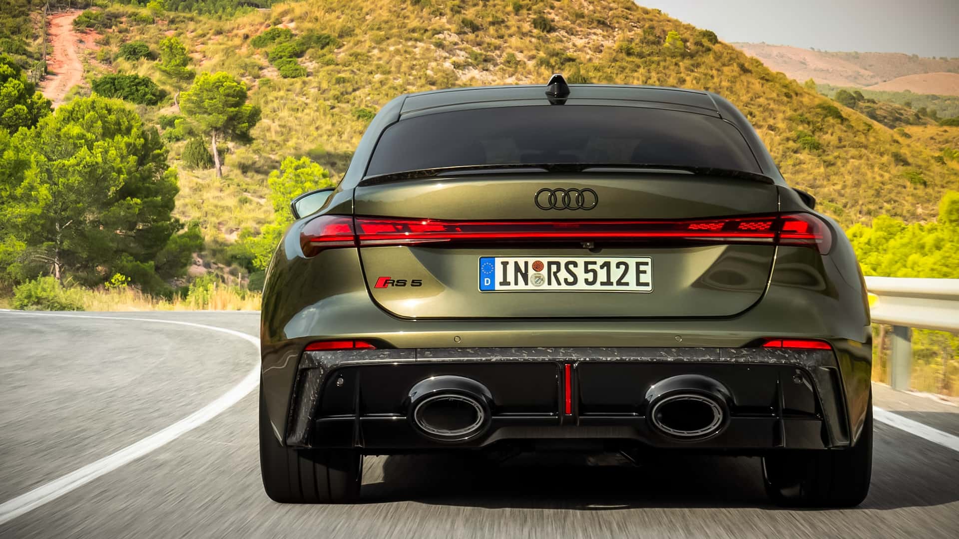 أودي RS5 2026 الجيل الجديد ينطلق رسمياً بمحرك أقوى وخارجية ملفتة أودي RS5 2026 الجيل الجديد ينطلق رسمياً بمحرك أقوى وخارجية ملفتة 19