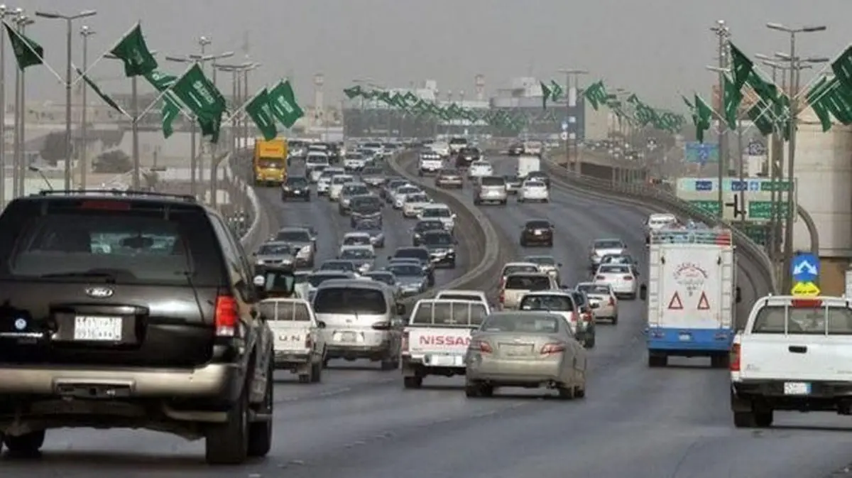 90 يومًا كحد أقصى خلال عام.. ضوابط جديدة لتنظيم بقاء المركبات المسجلة خليجياً بالسعودية ضوابط جديدة لتنظيم بقاء المركبات المسجلة خليجياً بالسعودية