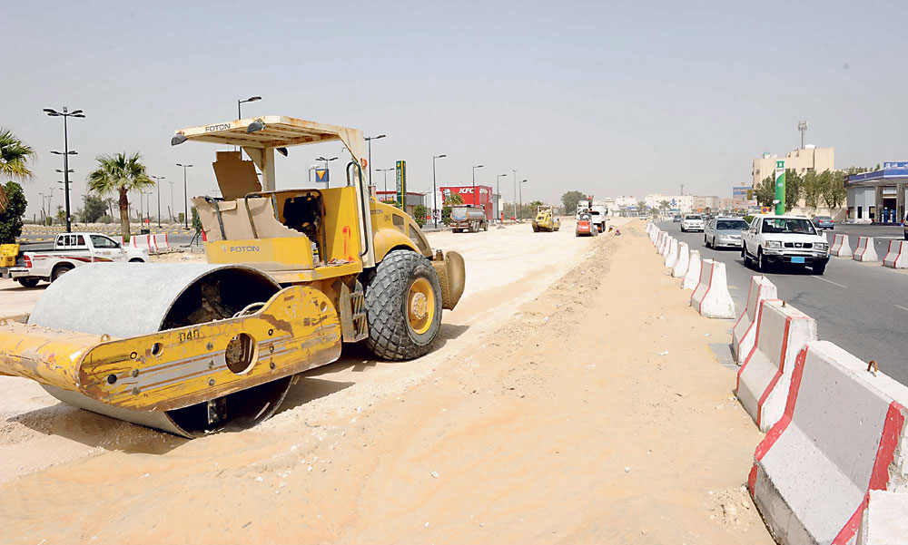 بدء أعمال صيانة طرق في حيي المنصورة والعارض بالرياض لتعزيز جودة البنية التحتية وسلامة التنقل أعمال صيانة طرق في حيي المنصورة والعارض بالرياض