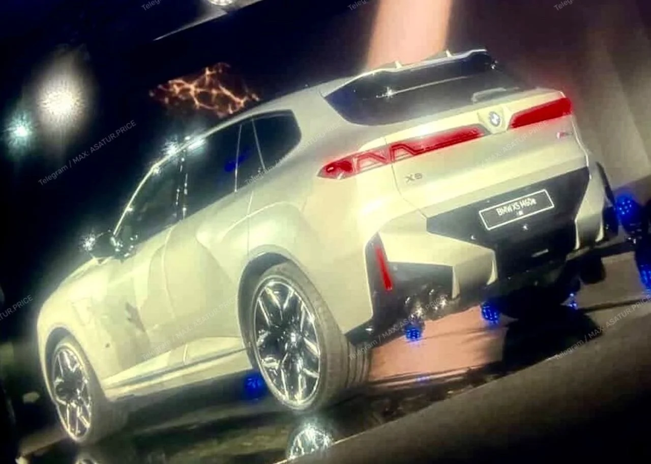 أول ظهور لداخلية بي ام دبليو X5 الجديدة كلياً، وتسريبات للتصميم الخارجي أول ظهور لداخلية بي ام دبليو X5 الجديدة كلياً، وتسريبات للتصميم الخارجي 2