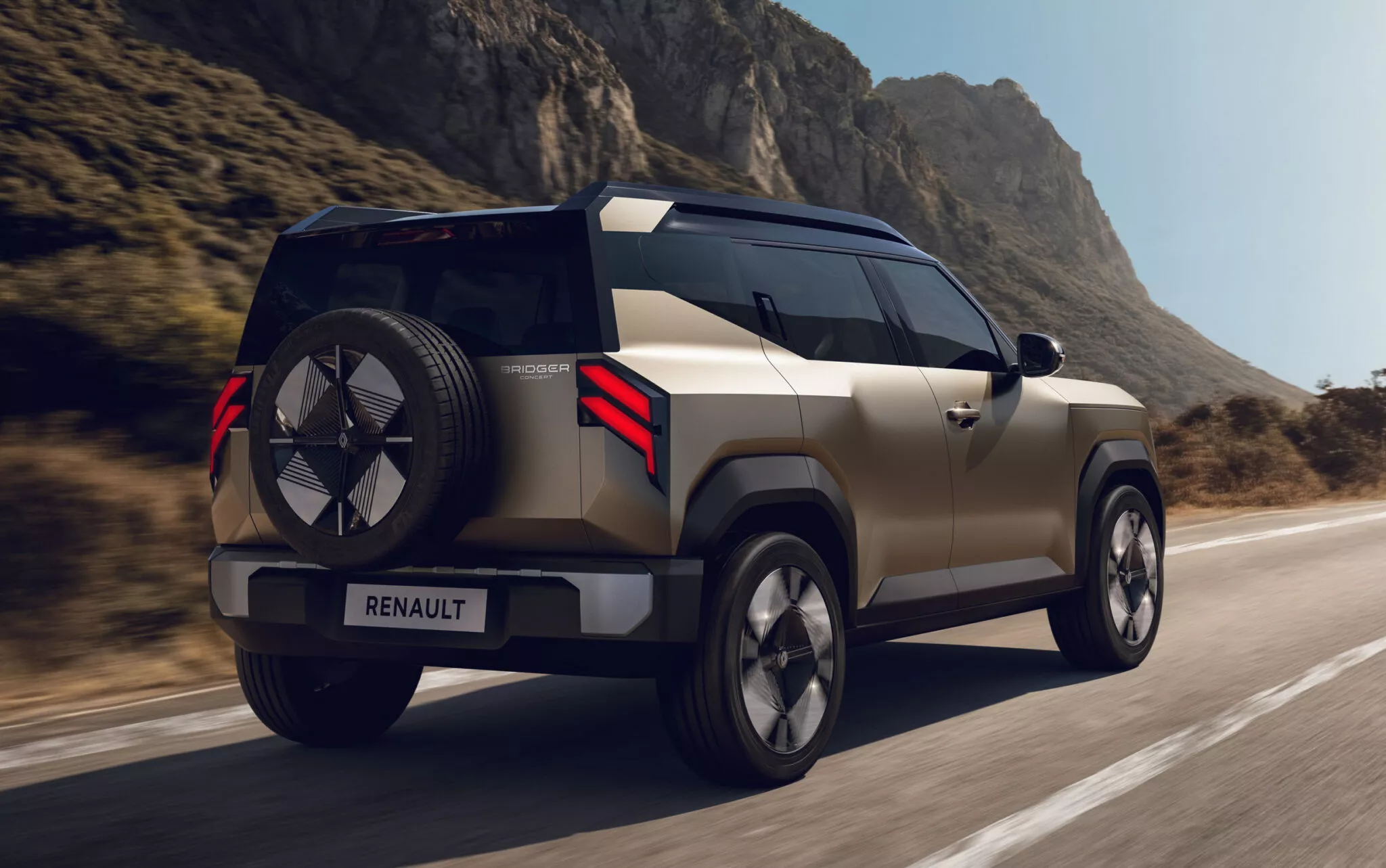 رينو تكشف عن الـ SUV الصندوقية الجديدة "بريدجر" للشرق الأوسط 1