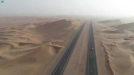 شبكة طرق سعودية تمتد لأكثر من 73 ألف كم