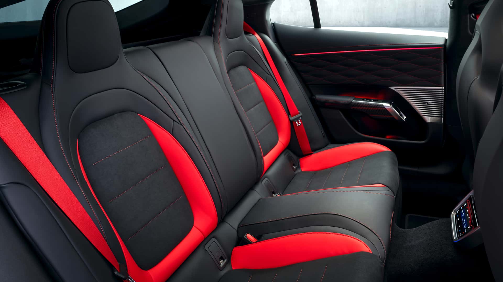 مرسيدس AMG تكشف مقصورة GT الكهربائية الخارقة بقوة تتجاوز 1,300 حصان مرسيدس AMG تكشف مقصورة GT الكهربائية الخارقة بقوة تتجاوز 1,300 حصان 12
