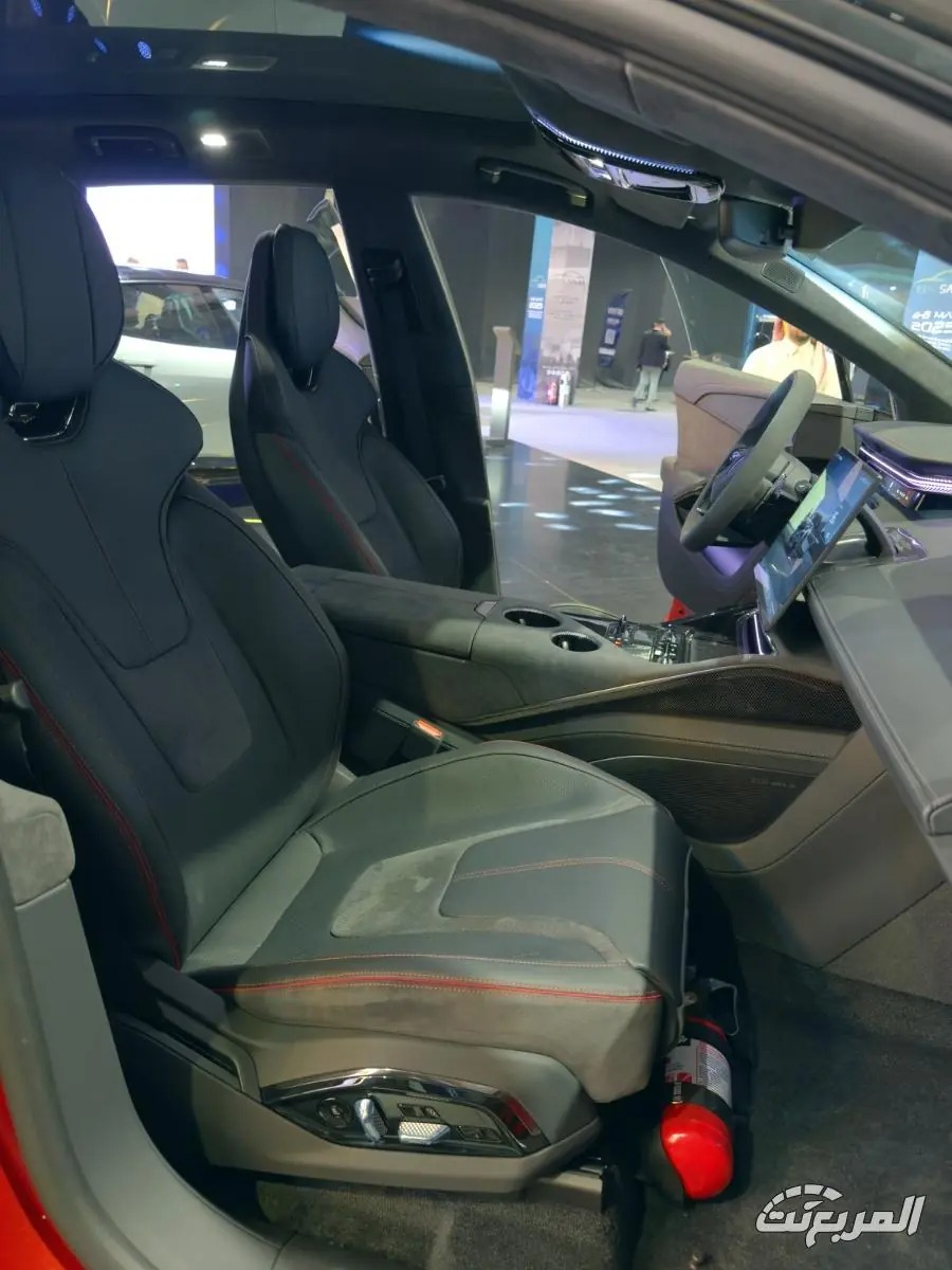 لوتس إليترا 2026 ماذا تقدم لمن يبحث عن SUV كهربائية مختلفة فعلًا؟ مواصفات لوتس اليترا 2026 18