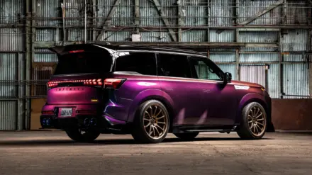 انفينيتي تلمح لإصدار QX80 جديد عالي الأداء بقوة 700 حصان لمنافسة اسكاليد V