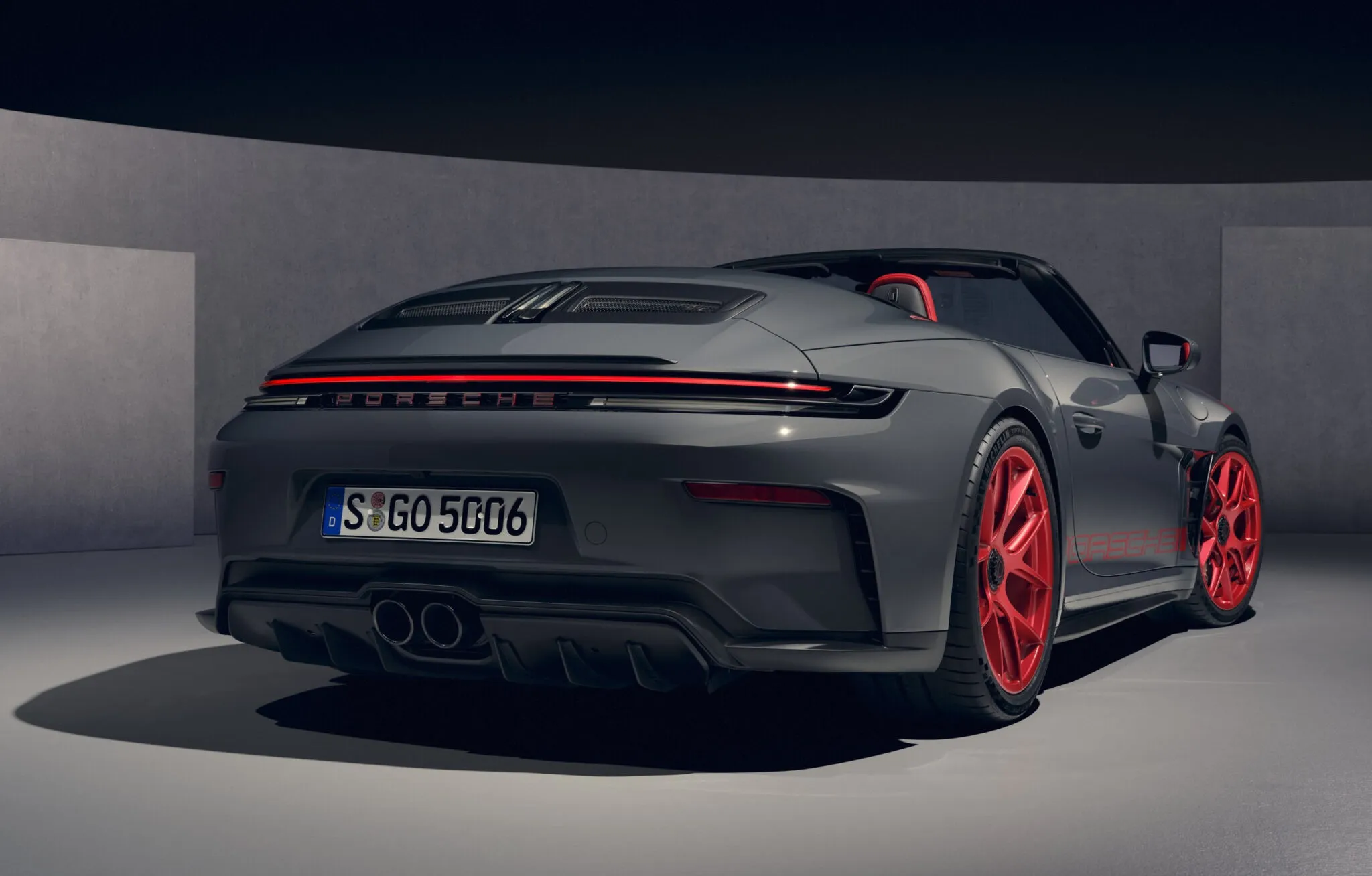 بورش 911 GT3 S/C موديل 2027 هي أول GT3 بسقف مكشوف وناقل يدوي حصري! 9